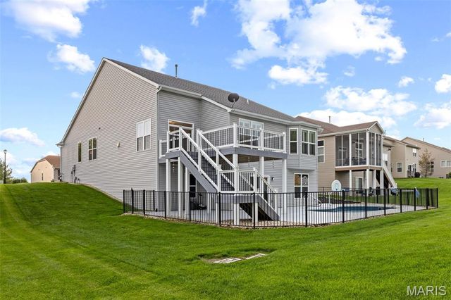 221 Northern Pines Court, St Peters, MO 63376