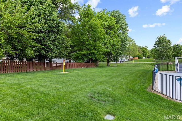 221 Northern Pines Court, St Peters, MO 63376