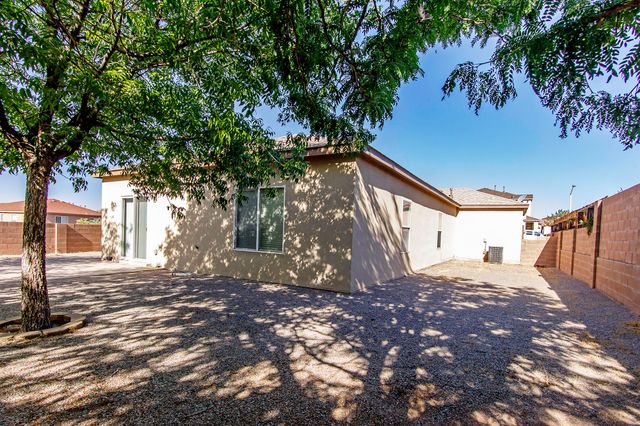 5200 Dulce Drive NE, Rio Rancho, NM 87144