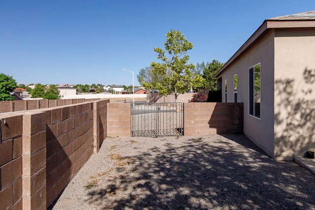5200 Dulce Drive NE, Rio Rancho, NM 87144