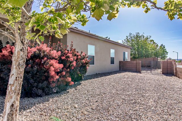 5200 Dulce Drive NE, Rio Rancho, NM 87144
