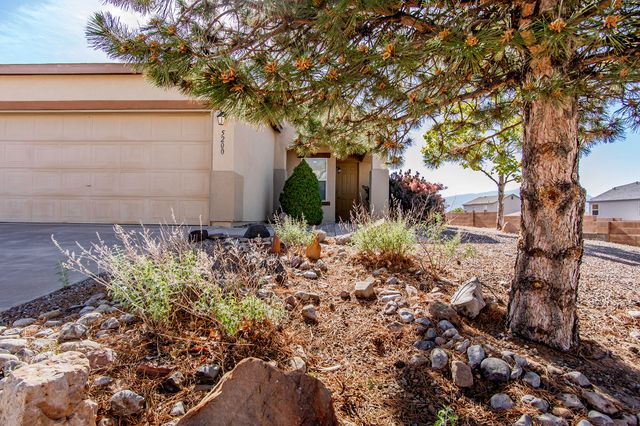 5200 Dulce Drive NE, Rio Rancho, NM 87144