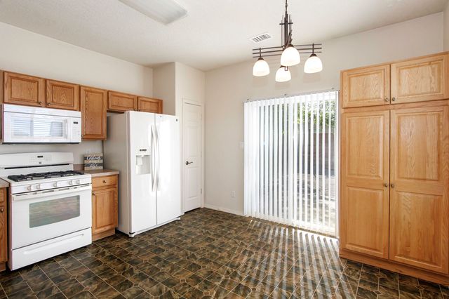 5200 Dulce Drive NE, Rio Rancho, NM 87144