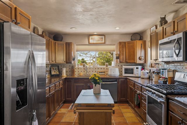 2853 Pueblo Jacona, Santa Fe, NM 87507