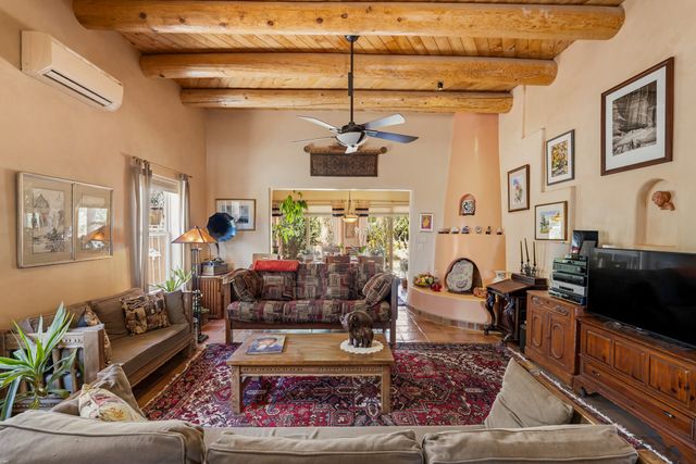 2853 Pueblo Jacona, Santa Fe, NM 87507