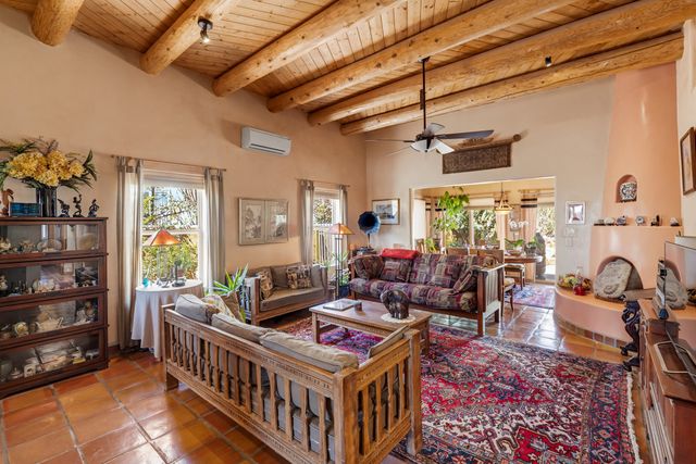 2853 Pueblo Jacona, Santa Fe, NM 87507