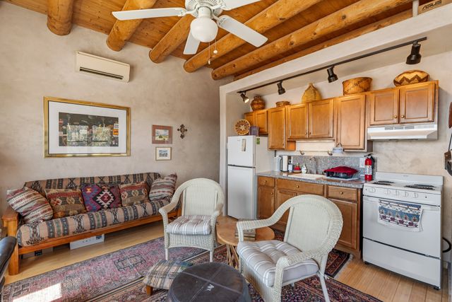 2853 Pueblo Jacona, Santa Fe, NM 87507