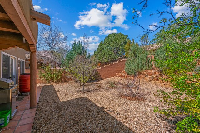 2853 Pueblo Jacona, Santa Fe, NM 87507