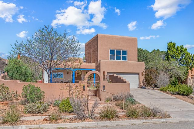 2853 Pueblo Jacona, Santa Fe, NM 87507