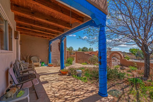 2853 Pueblo Jacona, Santa Fe, NM 87507