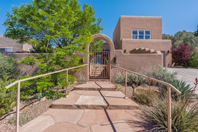 2853 Pueblo Jacona, Santa Fe, NM 87507
