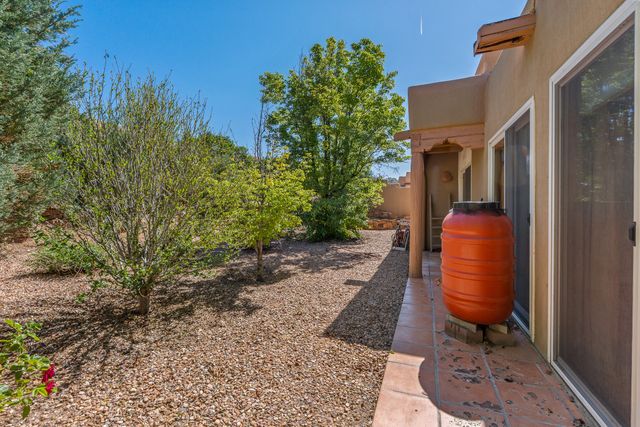 2853 Pueblo Jacona, Santa Fe, NM 87507