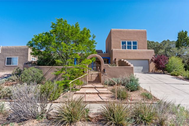 2853 Pueblo Jacona, Santa Fe, NM 87507