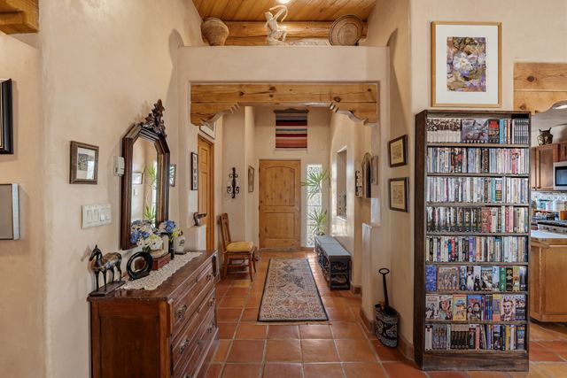 2853 Pueblo Jacona, Santa Fe, NM 87507