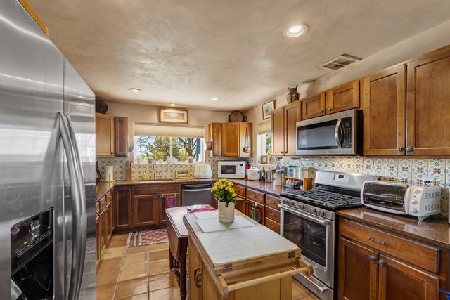 2853 Pueblo Jacona, Santa Fe, NM 87507