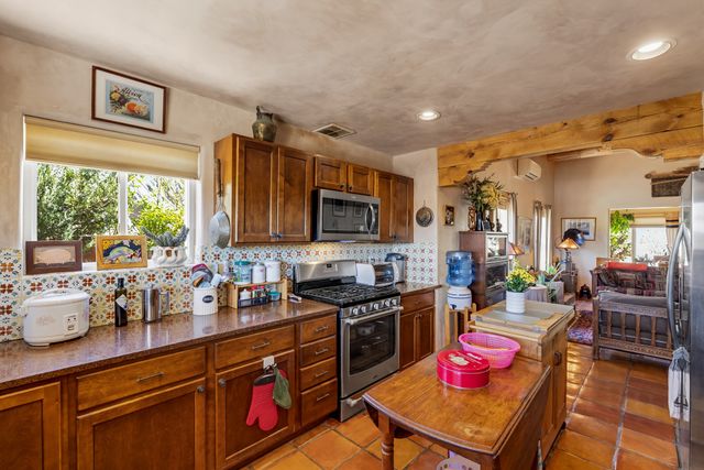 2853 Pueblo Jacona, Santa Fe, NM 87507