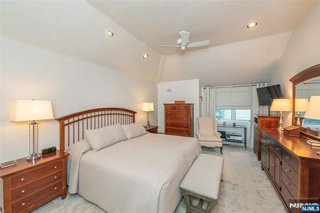 13 Stonegate Drive, Roseland, NJ 07068