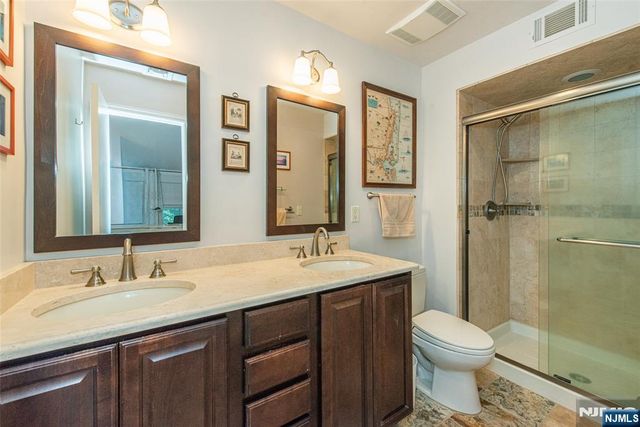 13 Stonegate Drive, Roseland, NJ 07068