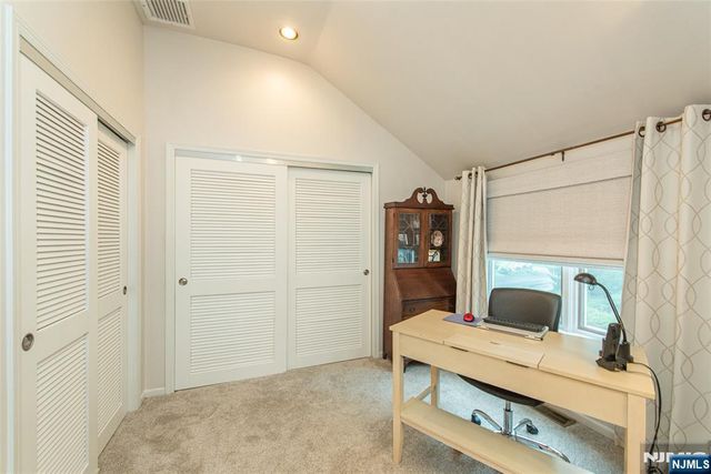 13 Stonegate Drive, Roseland, NJ 07068