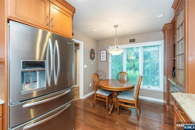 13 Stonegate Drive, Roseland, NJ 07068