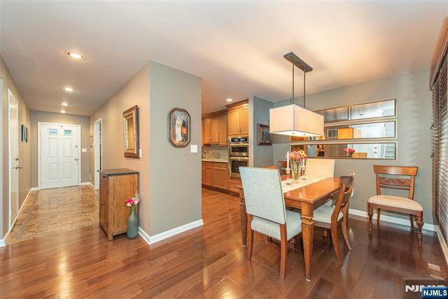 13 Stonegate Drive, Roseland, NJ 07068