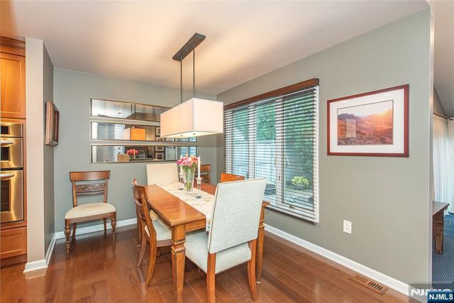 13 Stonegate Drive, Roseland, NJ 07068