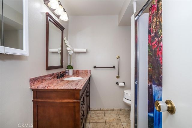 19124 Avenue Of The Oaks A, Newhall, CA 91321
