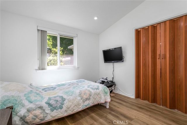 19124 Avenue Of The Oaks A, Newhall, CA 91321