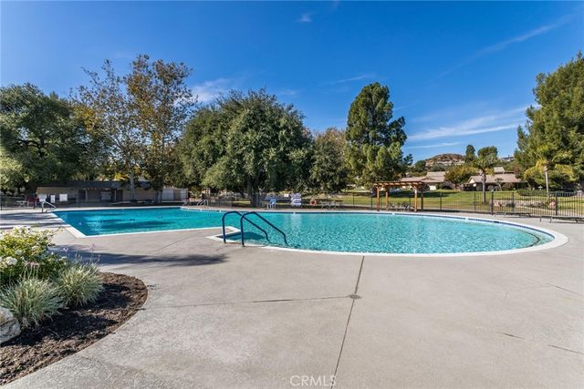 19124 Avenue Of The Oaks A, Newhall, CA 91321
