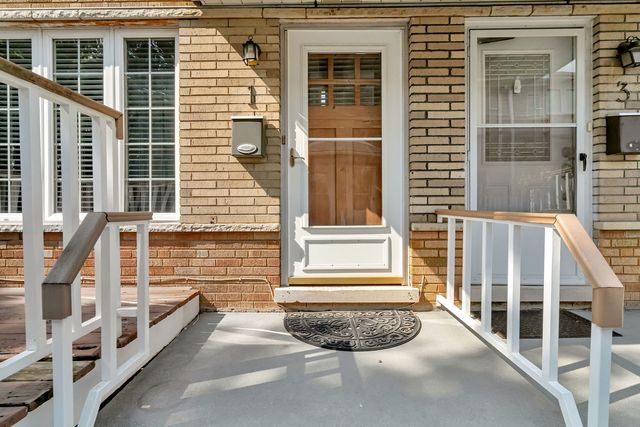 13 S Waiola Avenue 5, La Grange, IL 60525