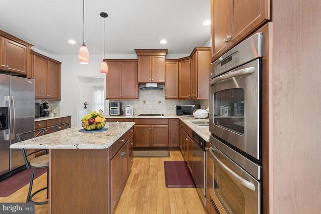 11 PETRIK FARM RD, Hillsborough, NJ 08844