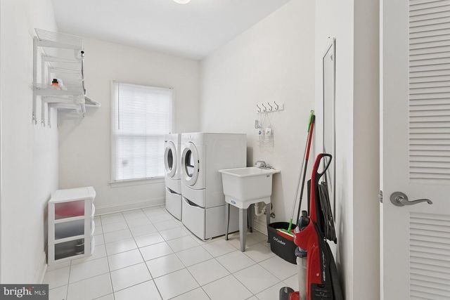 11 PETRIK FARM RD, Hillsborough, NJ 08844