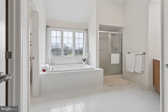 11 PETRIK FARM RD, Hillsborough, NJ 08844