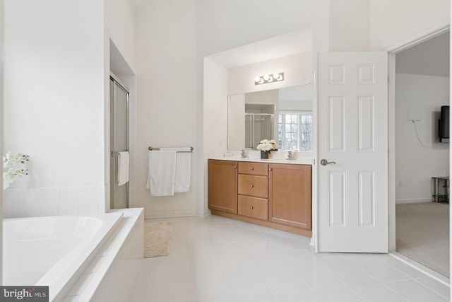 11 PETRIK FARM RD, Hillsborough, NJ 08844