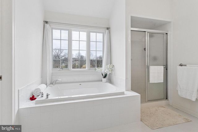 11 PETRIK FARM RD, Hillsborough, NJ 08844