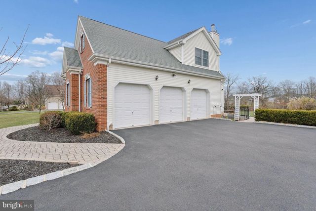 11 PETRIK FARM RD, Hillsborough, NJ 08844