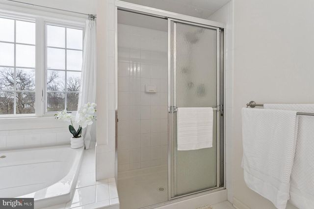 11 PETRIK FARM RD, Hillsborough, NJ 08844