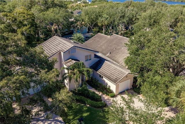 120 Chinaberry Lane 15, Vero Beach, FL 32963