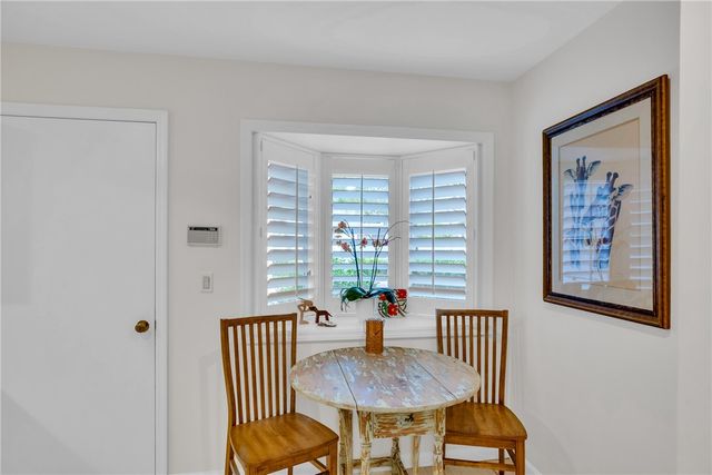 120 Chinaberry Lane 15, Vero Beach, FL 32963