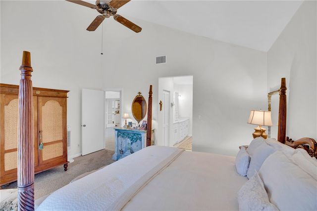 120 Chinaberry Lane 15, Vero Beach, FL 32963