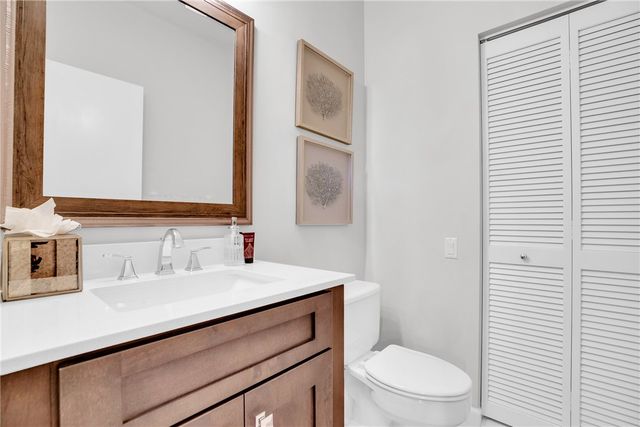 120 Chinaberry Lane 15, Vero Beach, FL 32963
