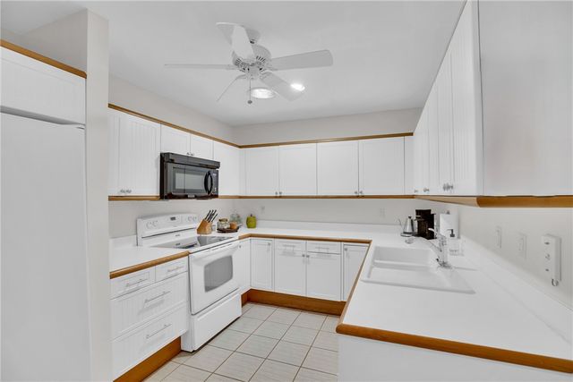 120 Chinaberry Lane 15, Vero Beach, FL 32963