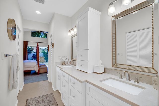120 Chinaberry Lane 15, Vero Beach, FL 32963