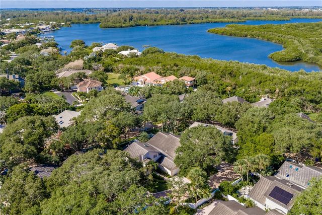 120 Chinaberry Lane 15, Vero Beach, FL 32963