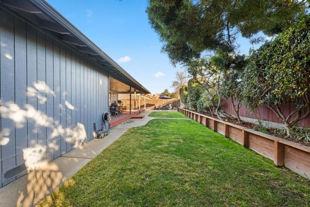 260 Donald Drive, Hollister, CA 95023