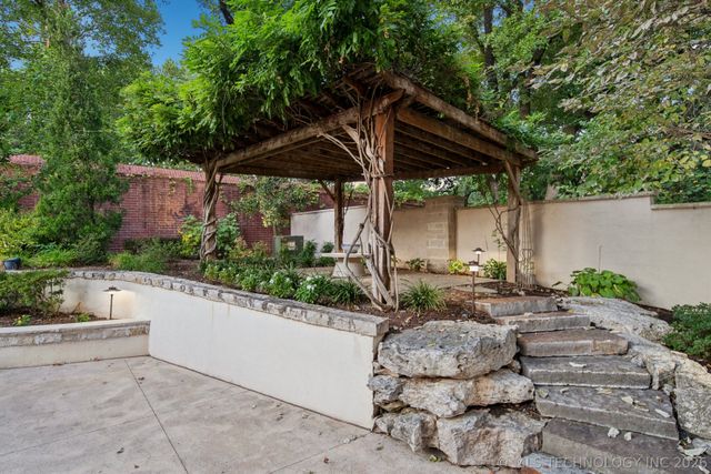 10805 S Marion Avenue, Tulsa, OK 74137