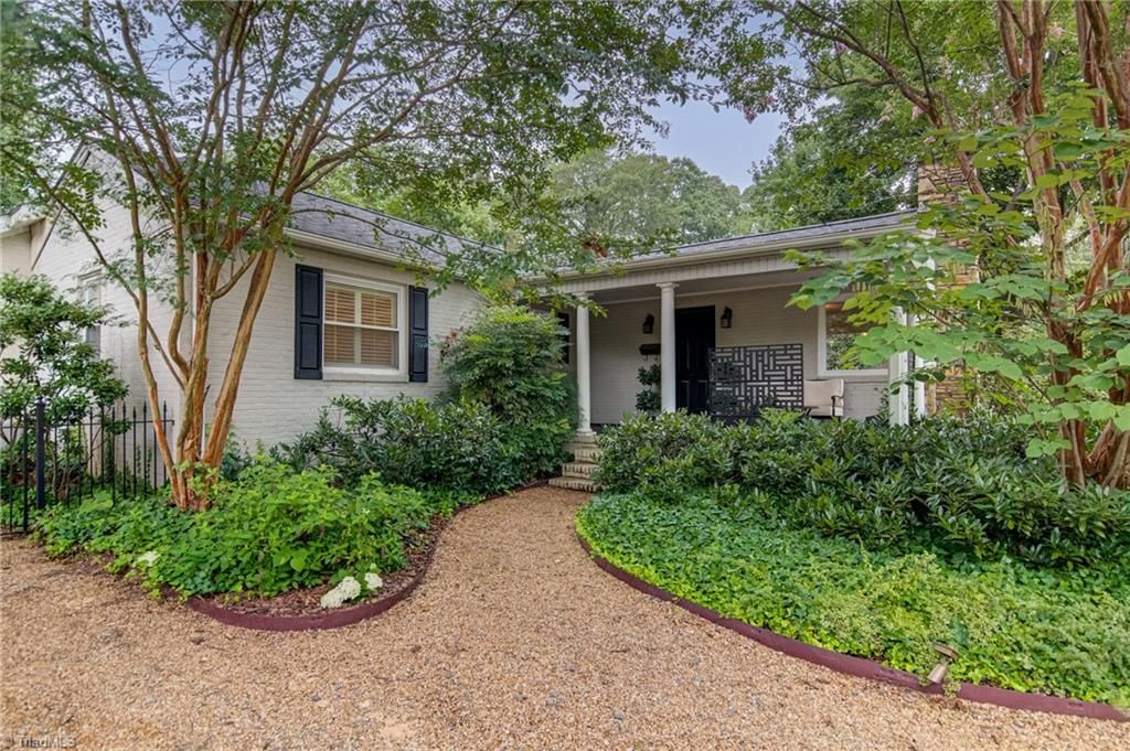 1920 Robinhood Road, Winston-salem, NC 27104