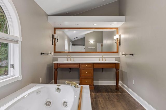 98 Quality Avenue N, Lakeland, MN 55043