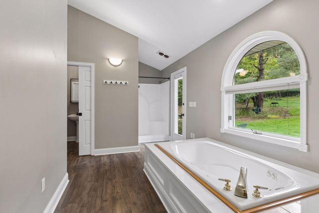 98 Quality Avenue N, Lakeland, MN 55043