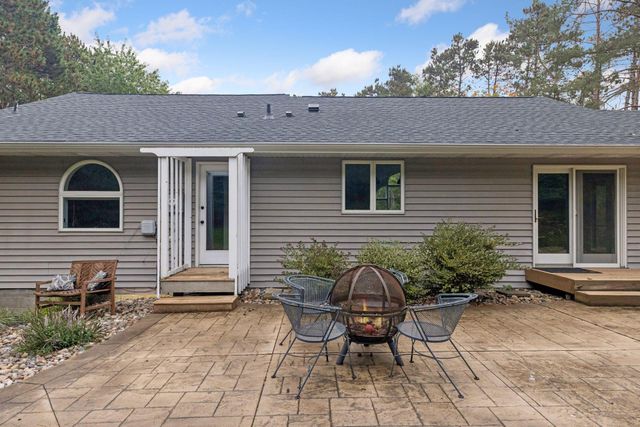 98 Quality Avenue N, Lakeland, MN 55043
